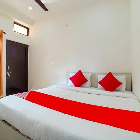 Hôtel Oyo 67163 Anantham Residency à Narendra Nagar Extérieur photo