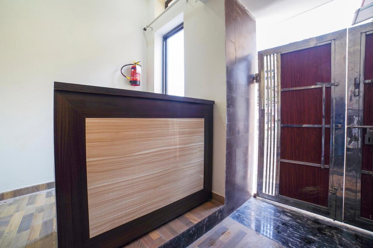 Hôtel Oyo 67163 Anantham Residency à Narendra Nagar Extérieur photo