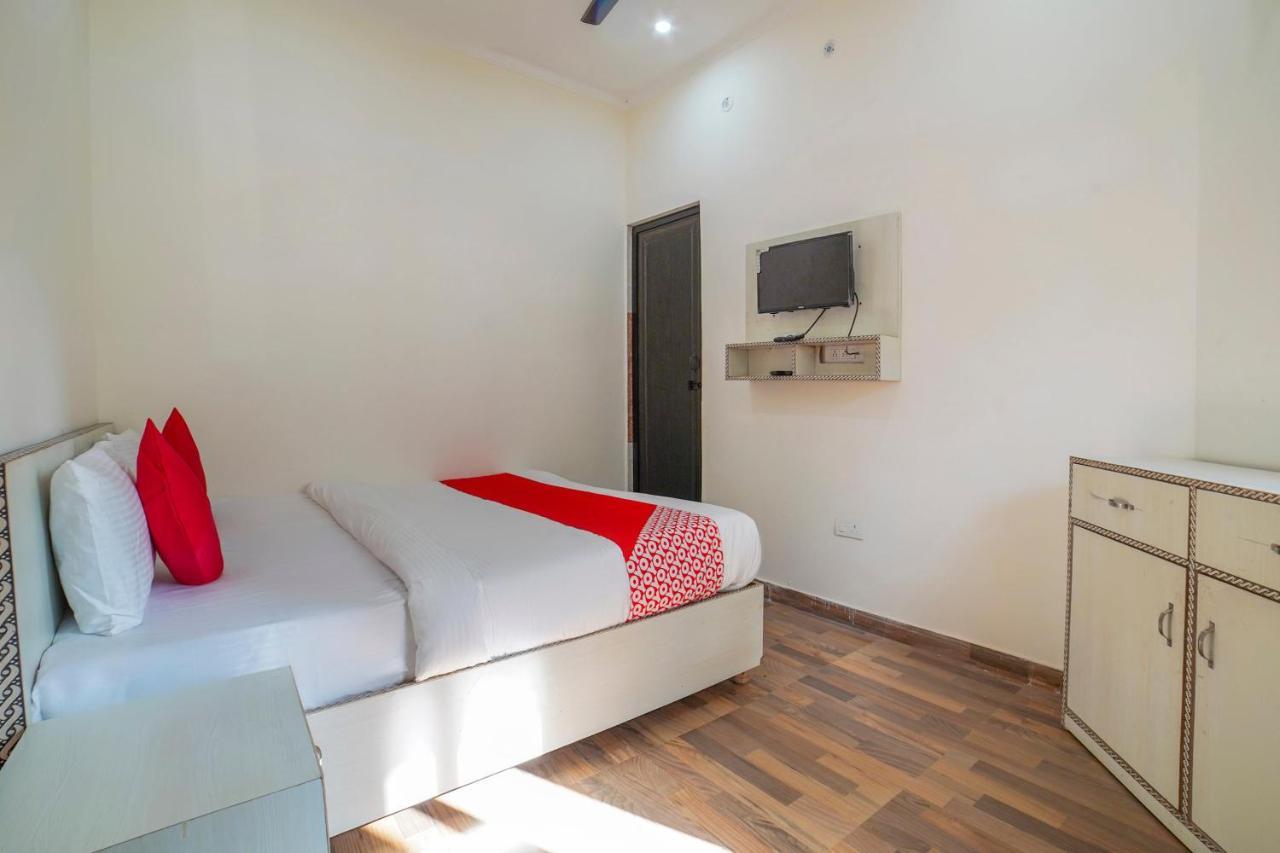 Hôtel Oyo 67163 Anantham Residency à Narendra Nagar Extérieur photo