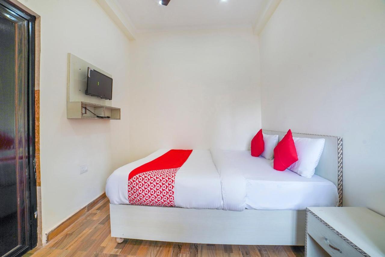 Hôtel Oyo 67163 Anantham Residency à Narendra Nagar Extérieur photo